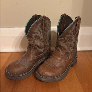 JUSTIN GYPSY ROUND TOE WESTERN BOOTS